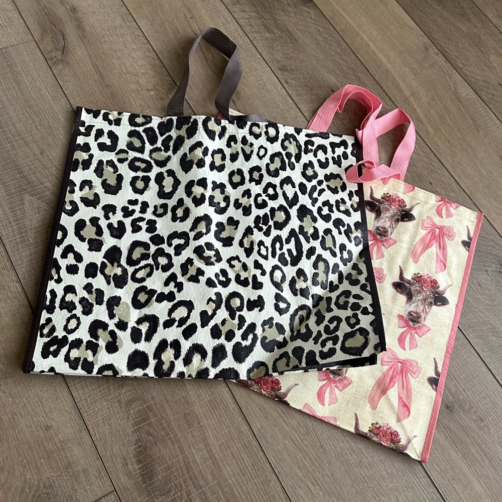 Homegoods TJMaxx Marshalls Leopard Print & Pink Bow Cow Print Bags Set of 2 NWOT